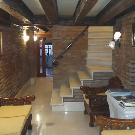 Casa Del Pozzo בית הארחה