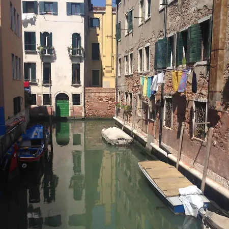 Casa Del Pozzo Guest house